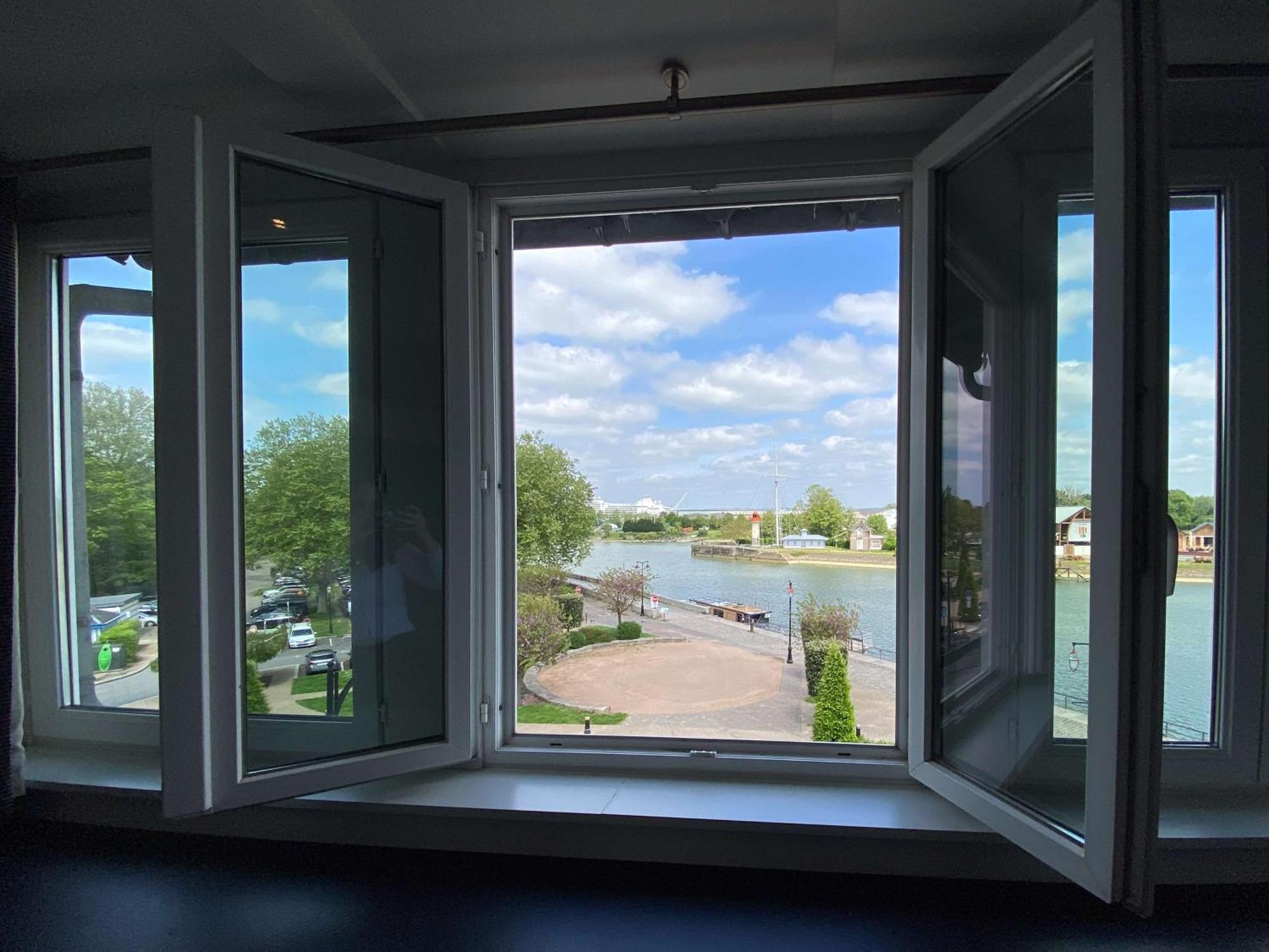 Apartment Studio with Queen Bed and Kitchenette - Non-Smoking,1586822061:JPEG